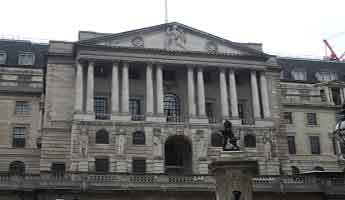 BoE considers negative rates, but holds for now